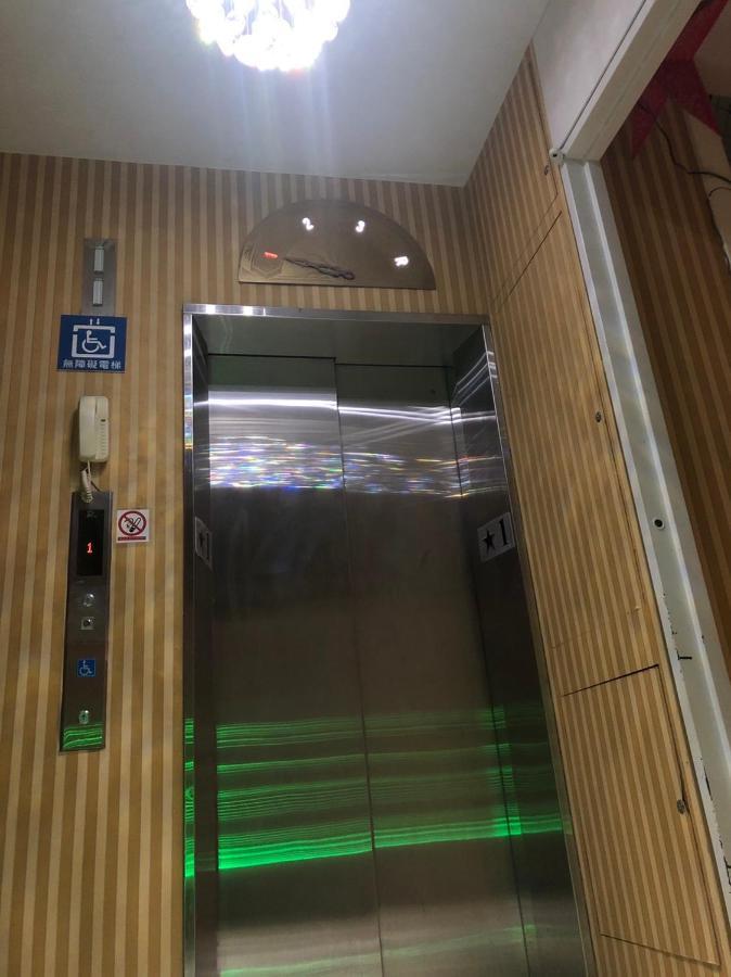 Boston Plus Hotel Chiayi City Exterior foto